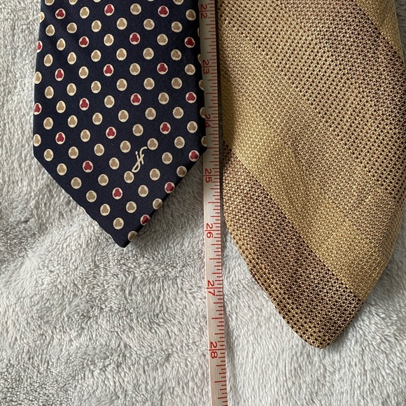 Bundle of Vintage Men’s Branded Ties - Picture 8 of 8